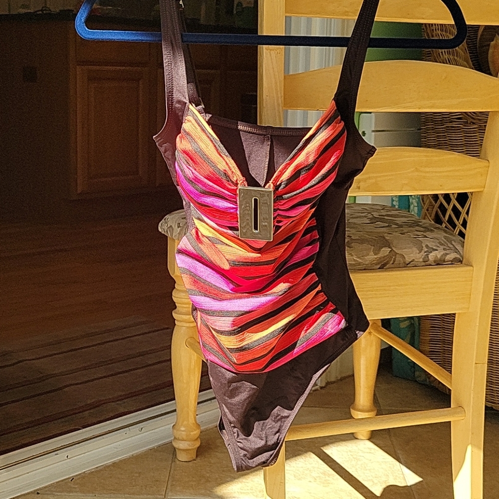 La blanca fuchsia and brown suit 10